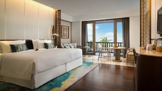 DELUXE KING OCEAN FRONT 